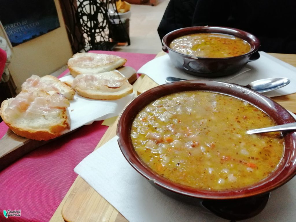 zuppa di legumi umbria