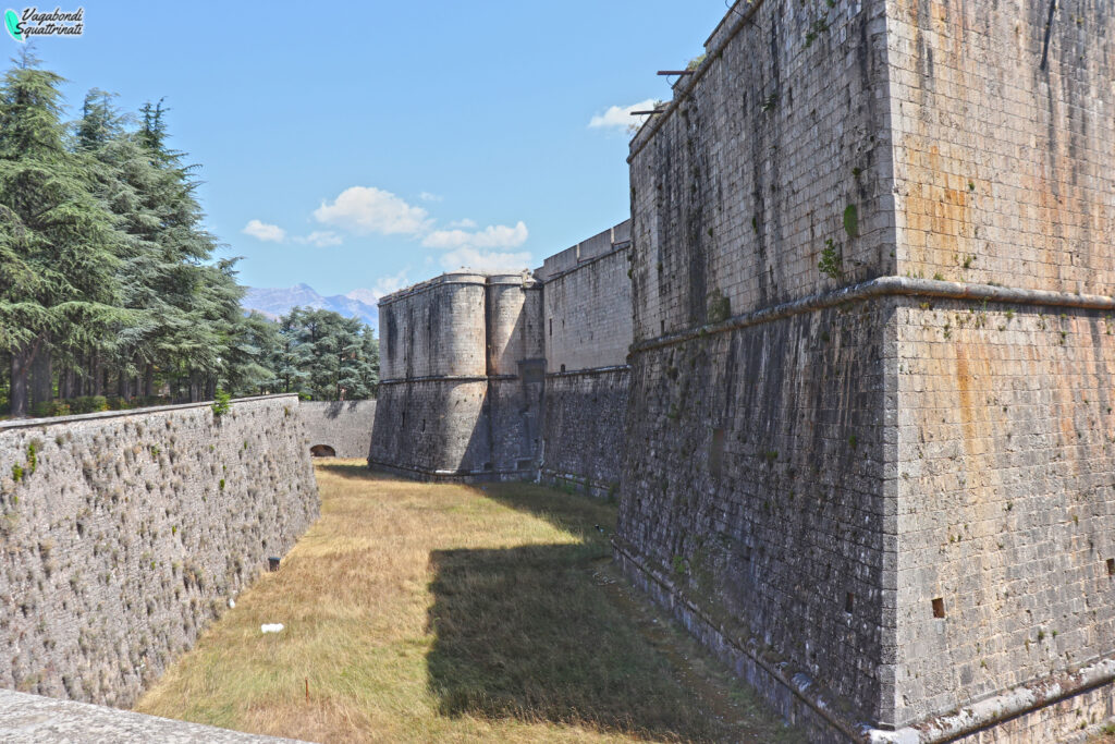 un giorno a l'aquila forte spagnolo