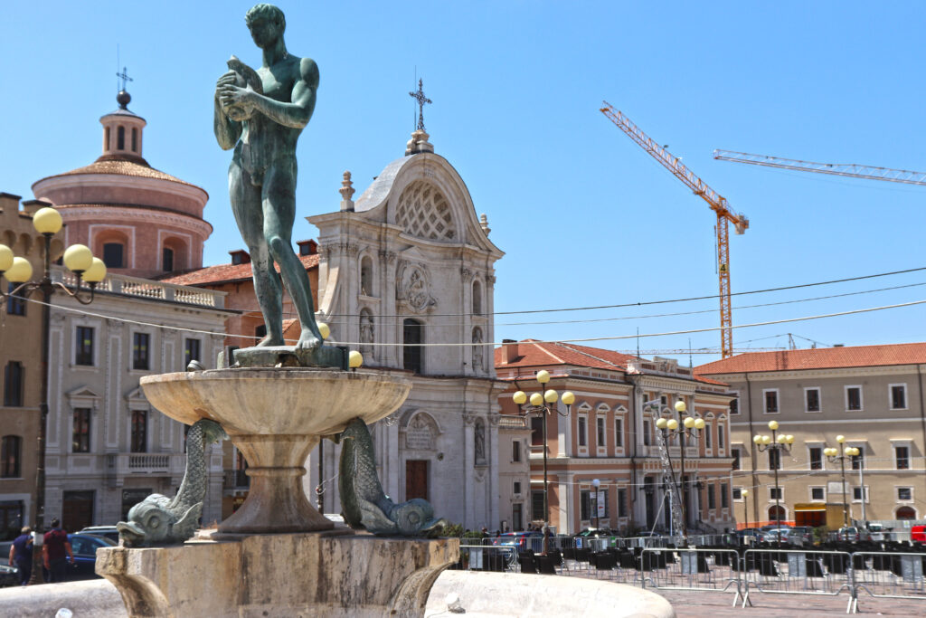 piazza duomo un giorno a l'aquila