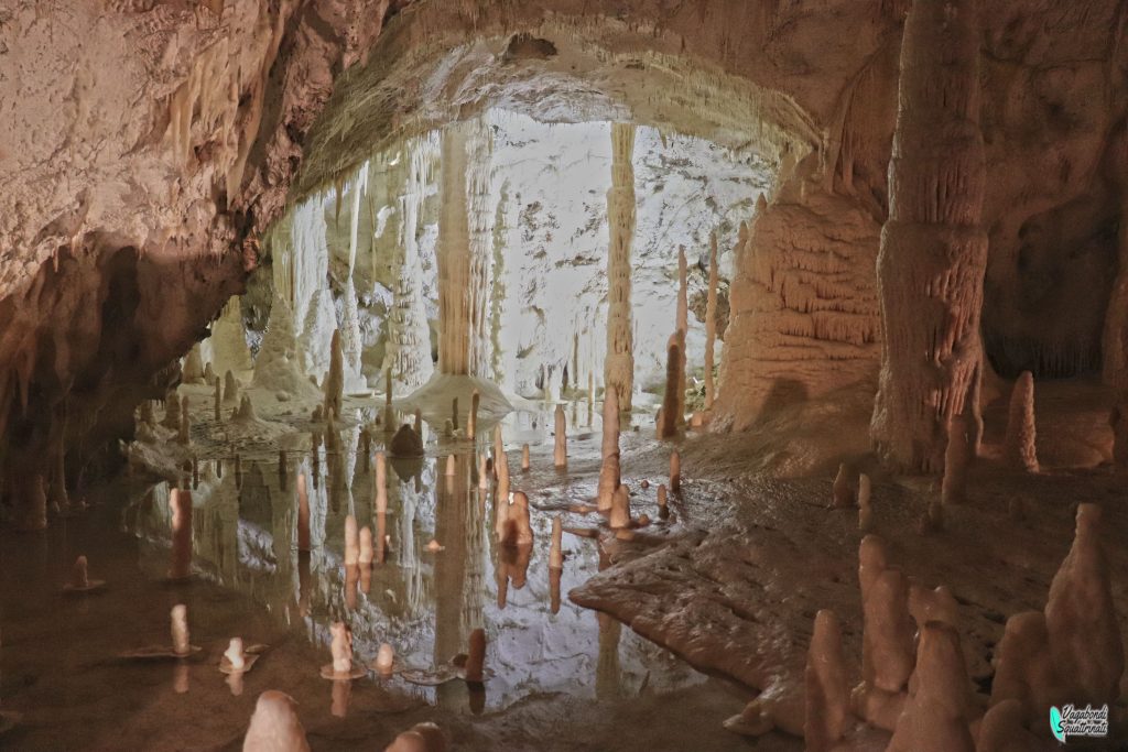 visitare le grotte di frasassi